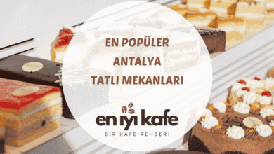 Muratpaşa'da tepsiye dizilmiş fıstıklı baklava dilimleri ve yanında çay servisi