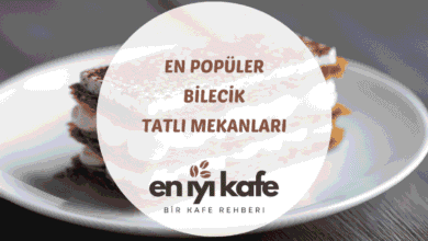 Bilecik merkezde helva baklava ve butik pasta sunan tatlıcı vitrinlerinden bir görünüm