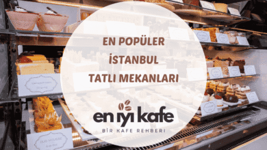 Sirkeci ve Karaköy tatlıcılarının vitrinlerinde sıralanan baklava ve künefe çeşitleri